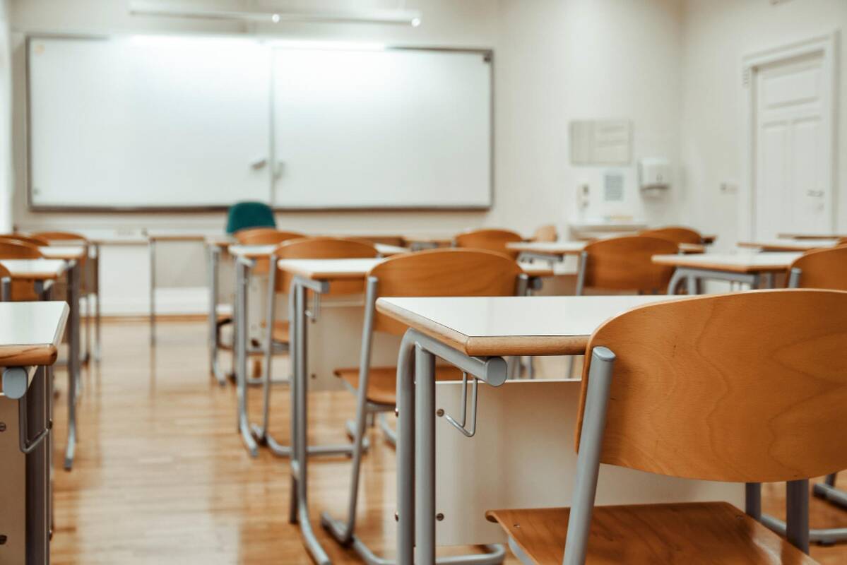
<span>Zarasų mokykloje mokinės galvą į suolą trenkęs pedagogas išgirdo nuosprendį</span>
