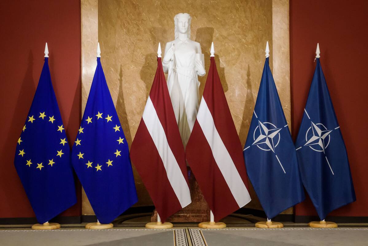 
<span>Latvijoje dėl sukčiavimo vykdant viešuosius IT pirkimus už 1,5 mln. eurų, sulaikytas 21 asmuo</span>
