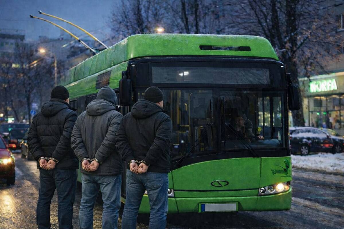 
<span>Šiurpi egzekucija Kauno viešajame transporte: įtariamieji sulaikyti „Akropolyje“</span>
