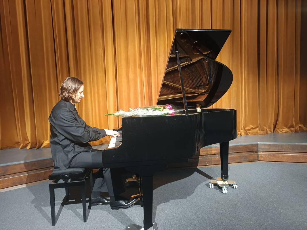 Data: kovo 6-ąją Rokų laisvalaikio salėje karaliaus klasikinė muzika – vyks pianisto M. Jankausko koncertas „Romantikos valanda“.