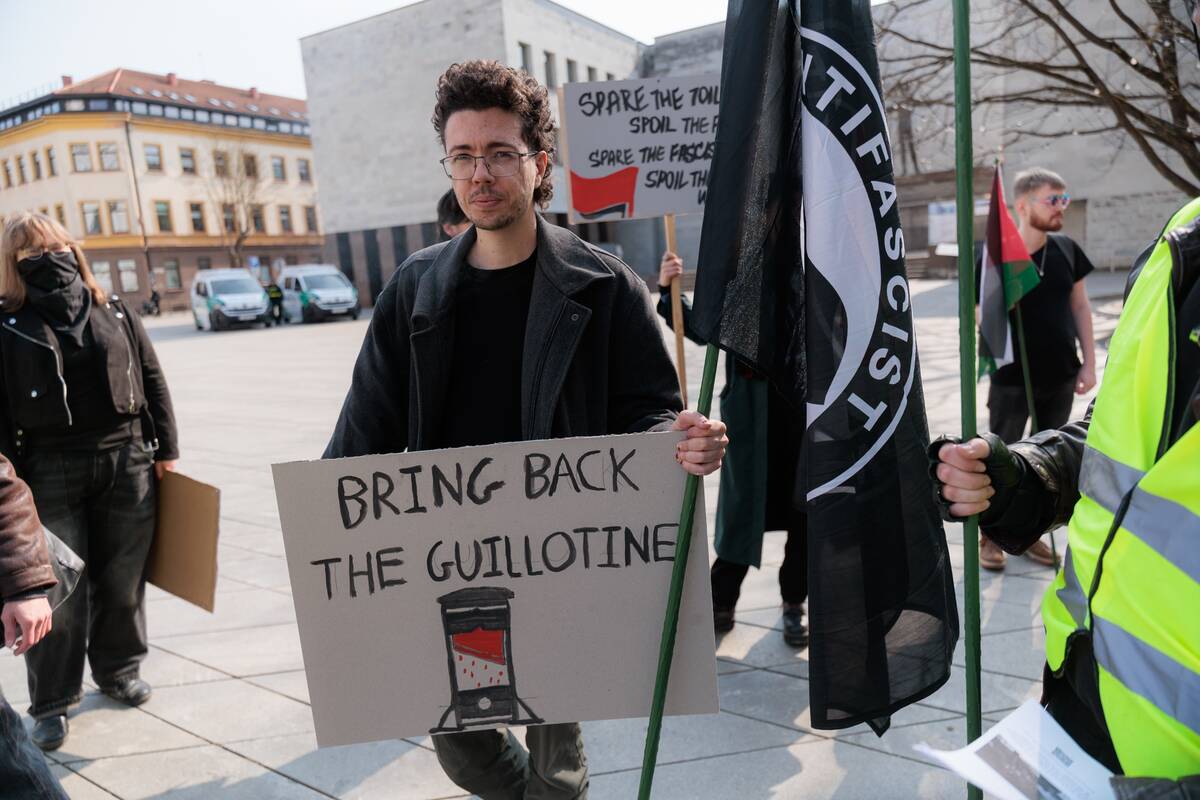 Kaune surengta protesto akcija „Karui – NE!“