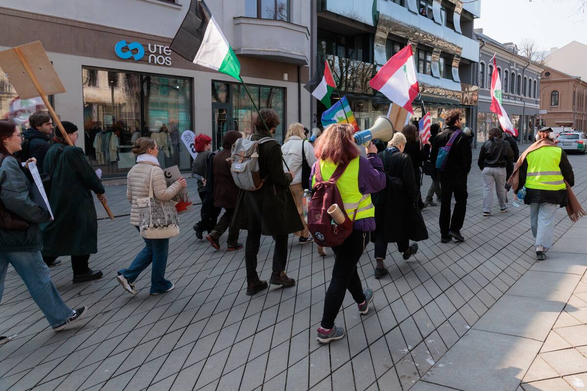 Kaune surengta protesto akcija „Karui – NE!“