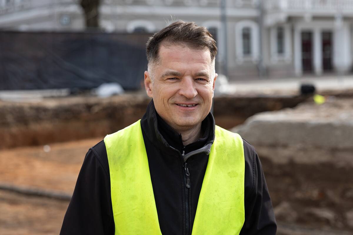 Prie Šiaulių katedros pradedami iškasti sovietų karių palaikai