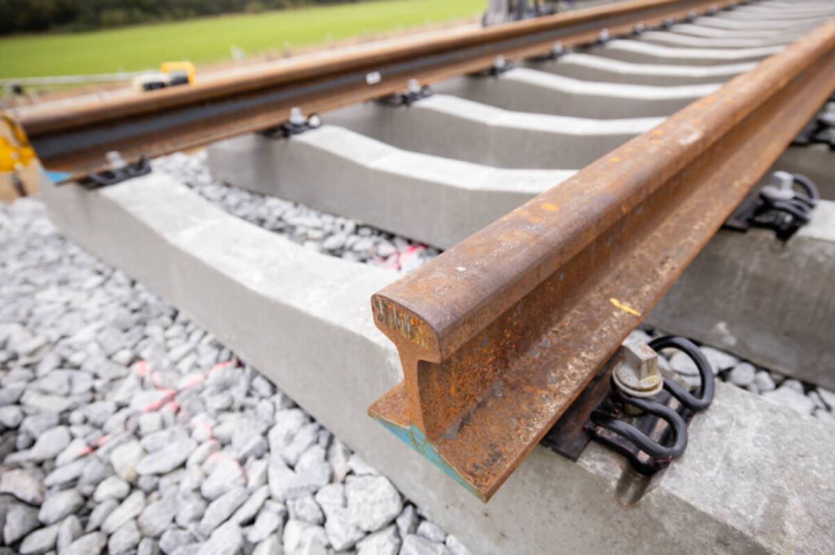 
<span>Baltijos šalys kartu pirks regioninius traukinius reisams „Rail Baltica“ vėže vykdyti</span>
