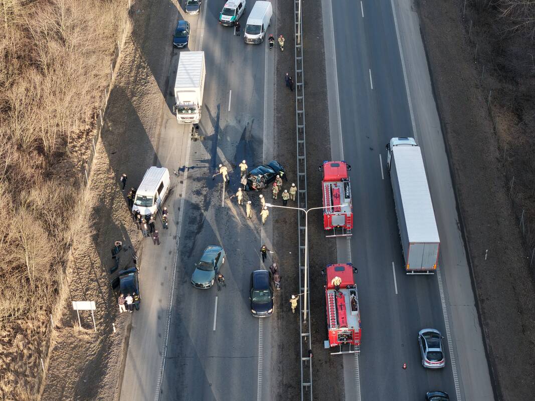 Magistralėje – penkių automobilių avarija