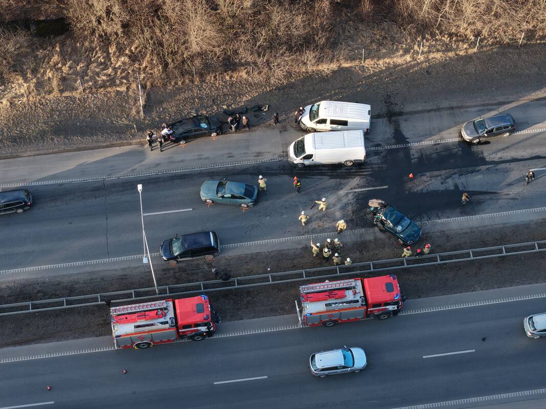 Magistralėje – penkių automobilių avarija