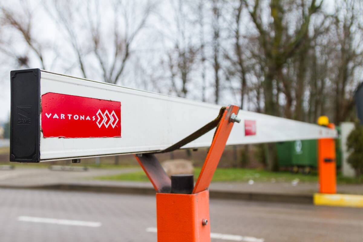 Rinkliava: privati įmonė įrengė kelią, bet juo pašaliniai galės važinėti tik susimokėję mokestį.