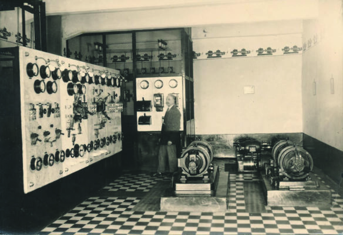 Kauno radijo stoties mašinų skyriuje, 1928 m.