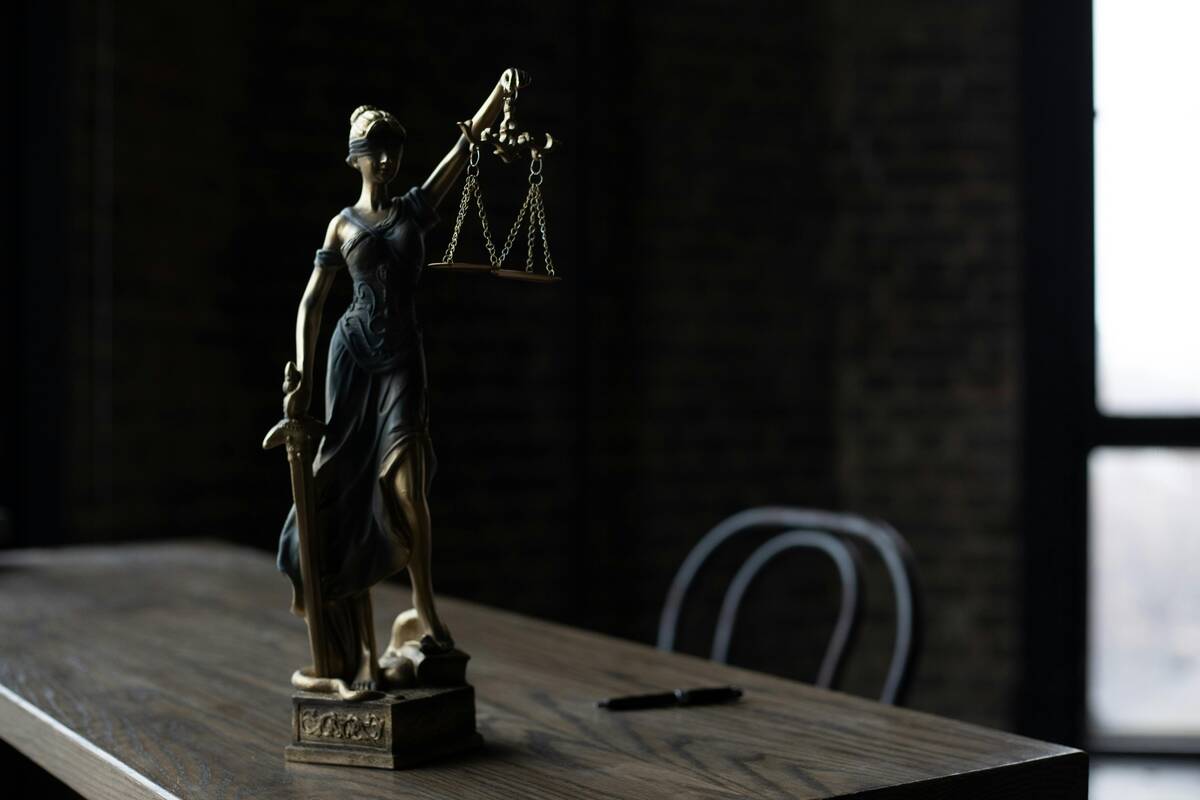 
<span>Patalpų valymo įmonių vadovų sukčiavimo byla – teisme: apgaulingai tvarkė apskaitą ir vengė įmokų</span>
