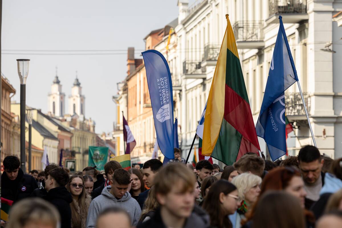 Moksleivių Kovo 11-osios eisena