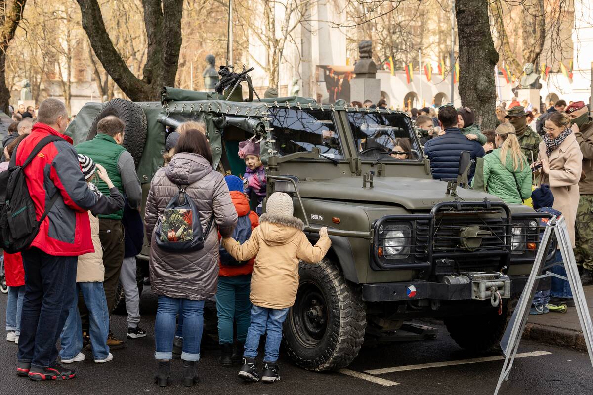 Karinės technikos paroda Kaune