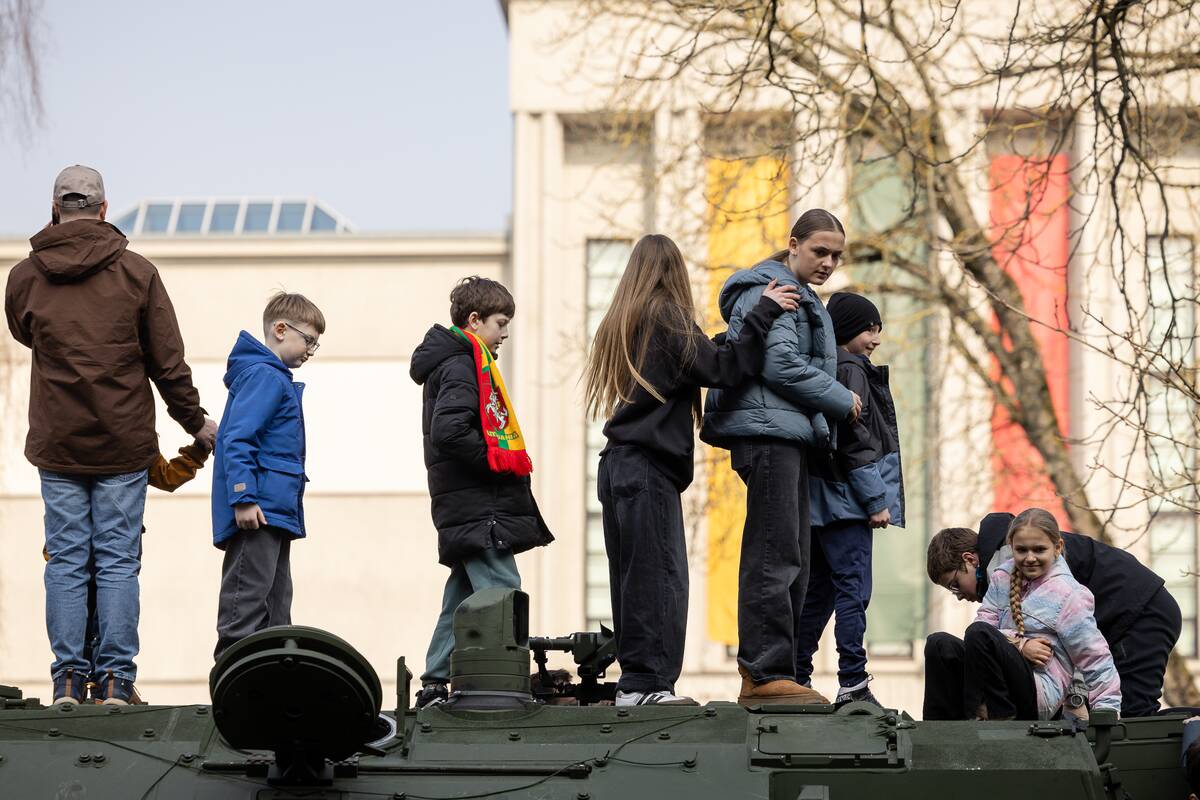 Karinės technikos paroda Kaune