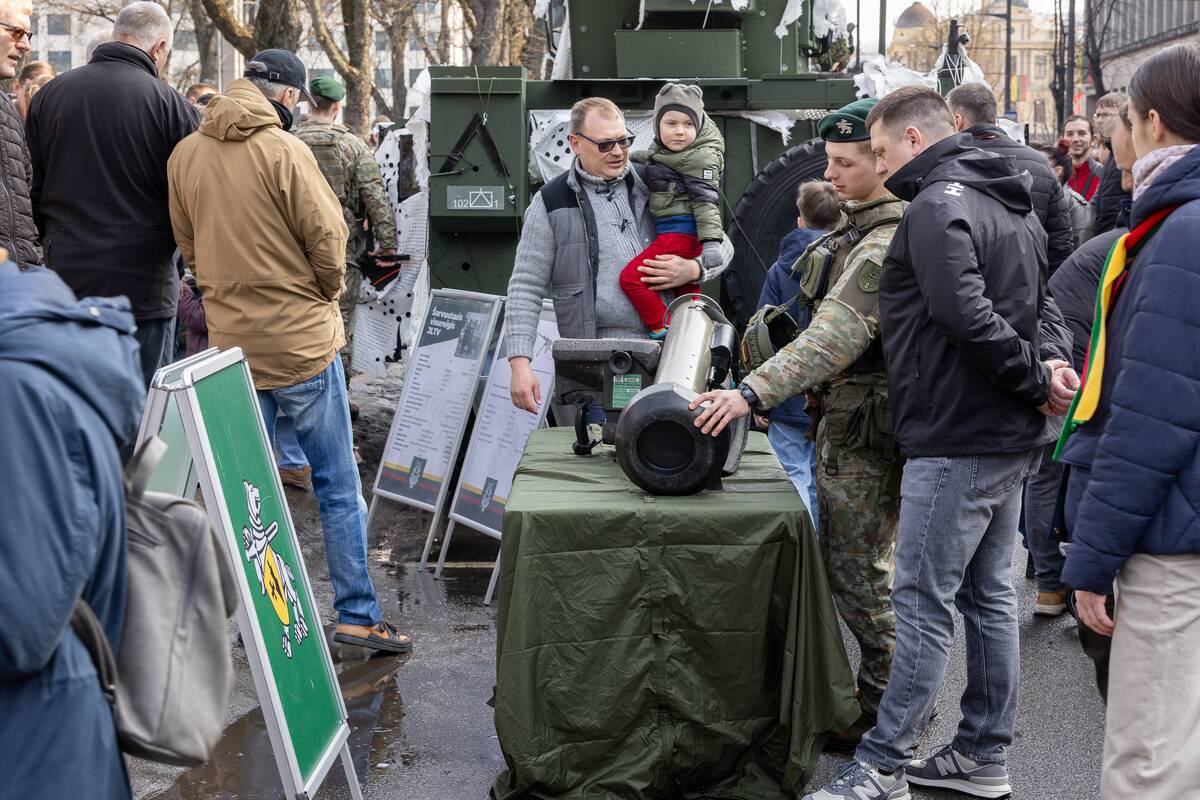 Karinės technikos paroda Kaune