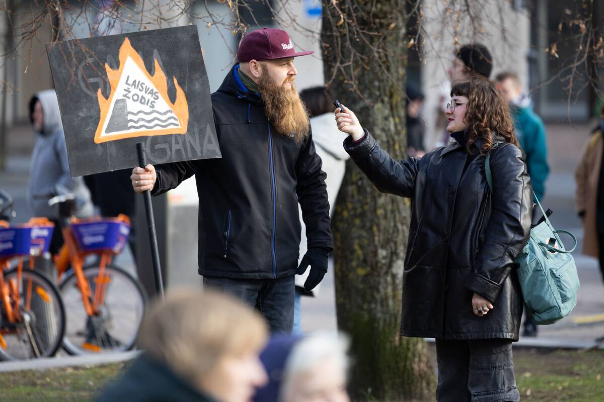 Prie Seimo protestas „Šalin rankas nuo laisvo žodžio!“