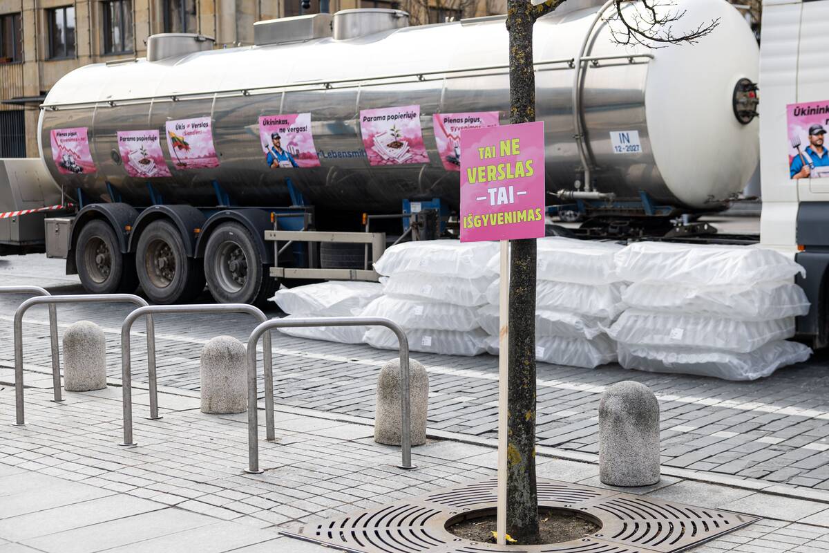 Pieno gamintojų protesto akcija Vilniuje