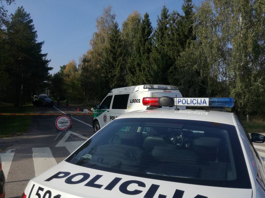
<span>Siaubas sodyboje: šeimininkas nužudytas, dar vienas vyras – sužalotas</span>
