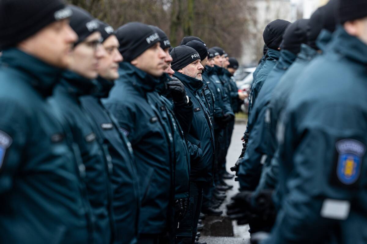 
<span>Kėdainiuose dingo į Kauną turėjusi grįžti paauglė: kai surado policija, ji iššoko pro langą</span>
