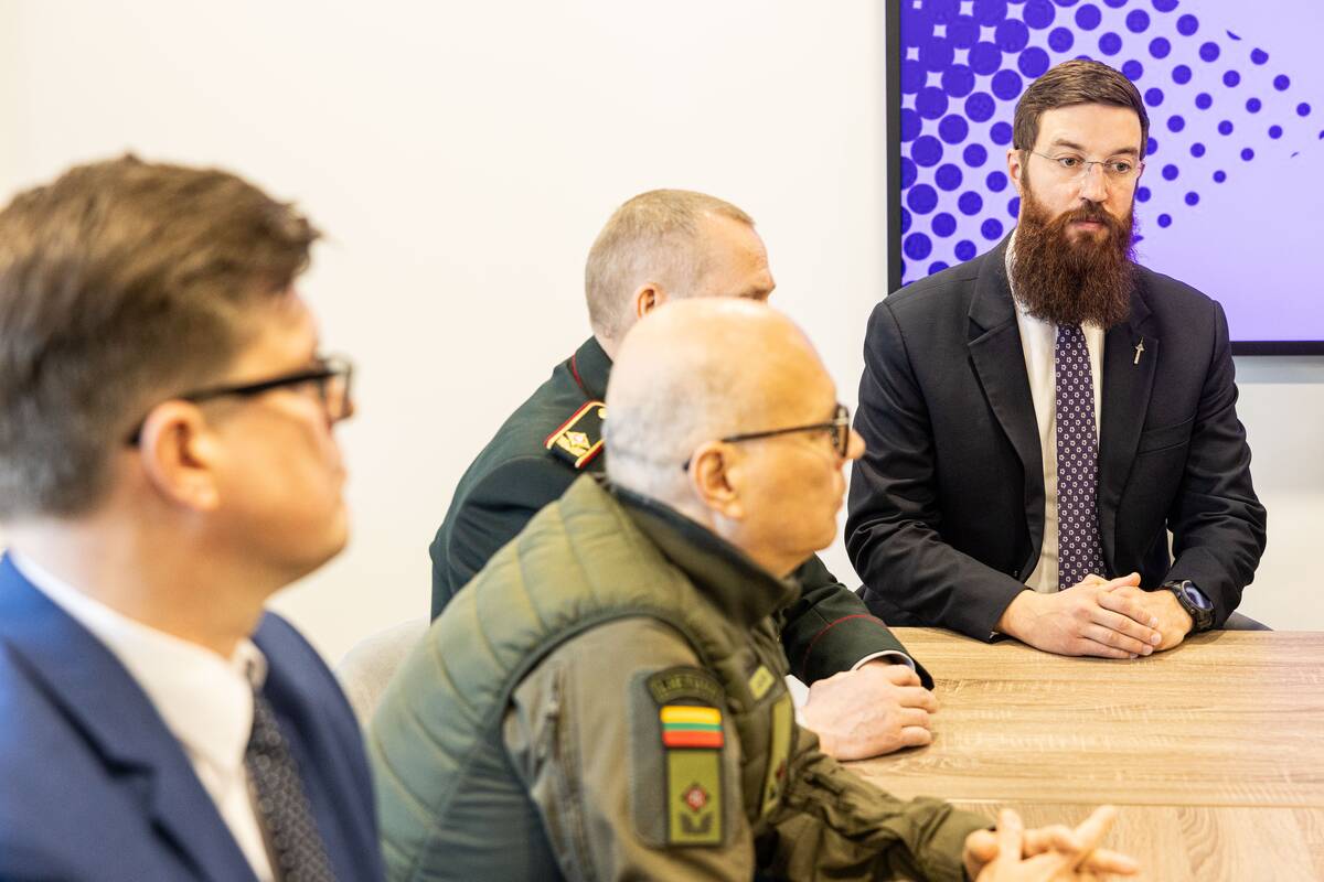 Pasirašymas dėl greitesnių sprendimų, skirtų oro erdvės grėsmėms neutralizuoti