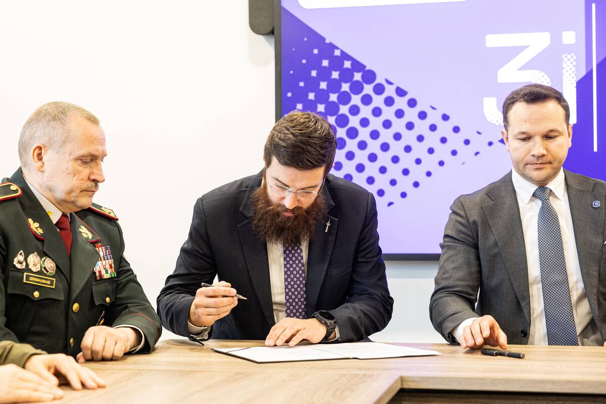 Pasirašymas dėl greitesnių sprendimų, skirtų oro erdvės grėsmėms neutralizuoti