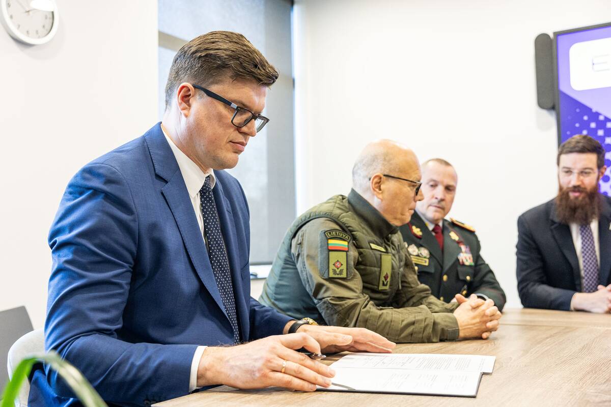 Pasirašymas dėl greitesnių sprendimų, skirtų oro erdvės grėsmėms neutralizuoti