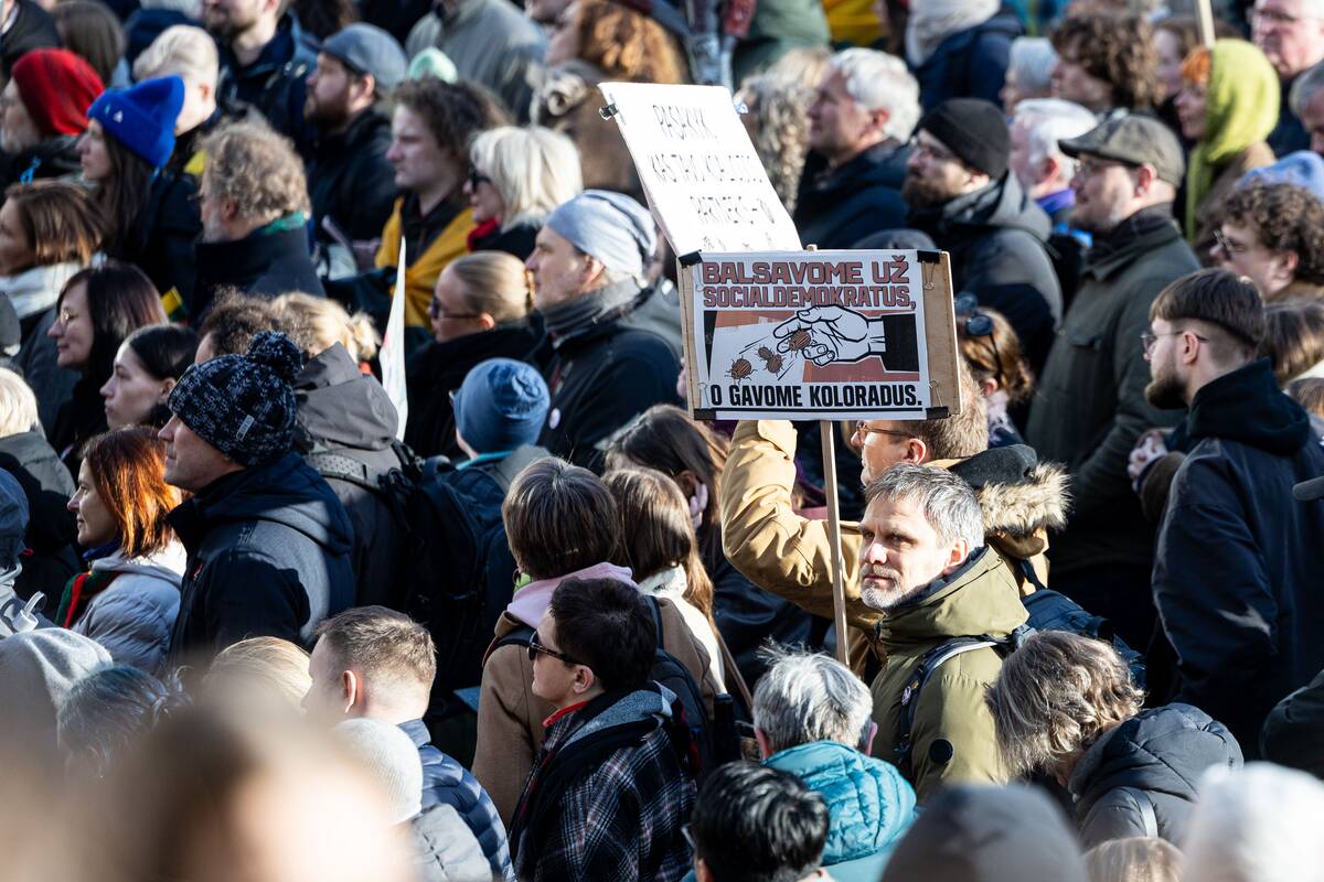 Prie Seimo protestas „Šalin rankas nuo laisvo žodžio!“