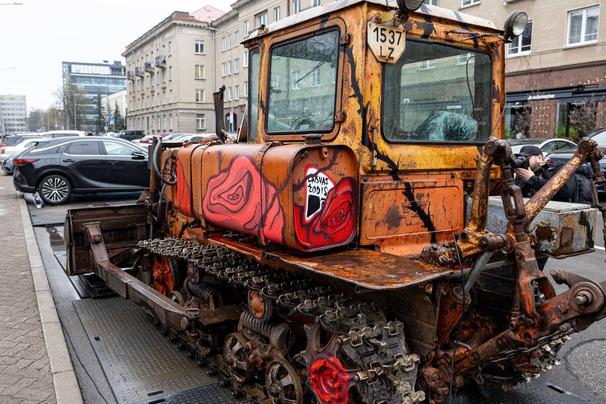 Protesto dėl LRT pataisų simbolio pristatymas