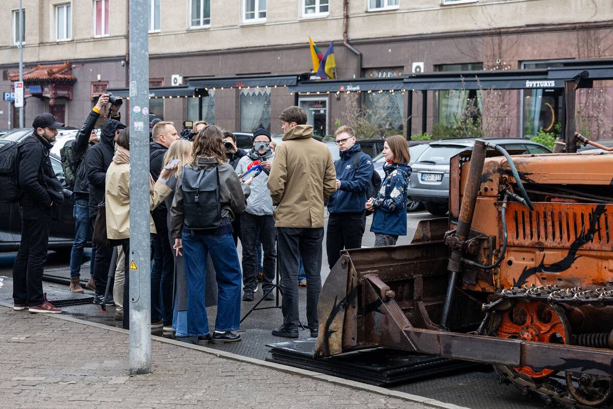 Protesto dėl LRT pataisų simbolio pristatymas