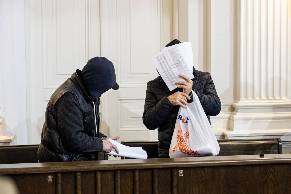 Užsidegančių siuntų bylos nagrinėjimas