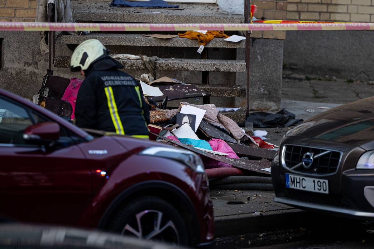 Tyzenhauzų gatvėje užsidegė butas