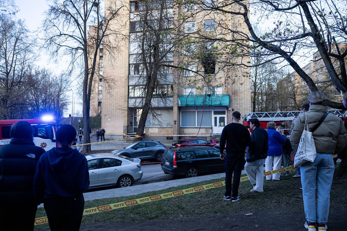 Tyzenhauzų gatvėje užsidegė butas