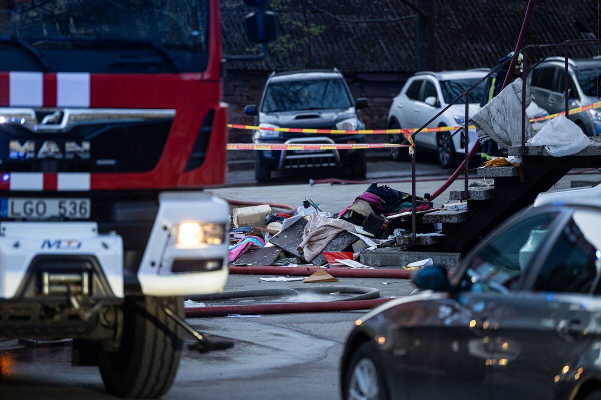 Tyzenhauzų gatvėje užsidegė butas
