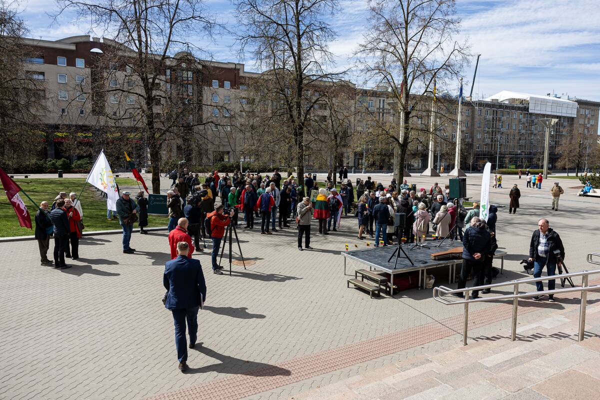 Mitingas „Išsaugokime Lietuvos miškus ateities kartoms!“
