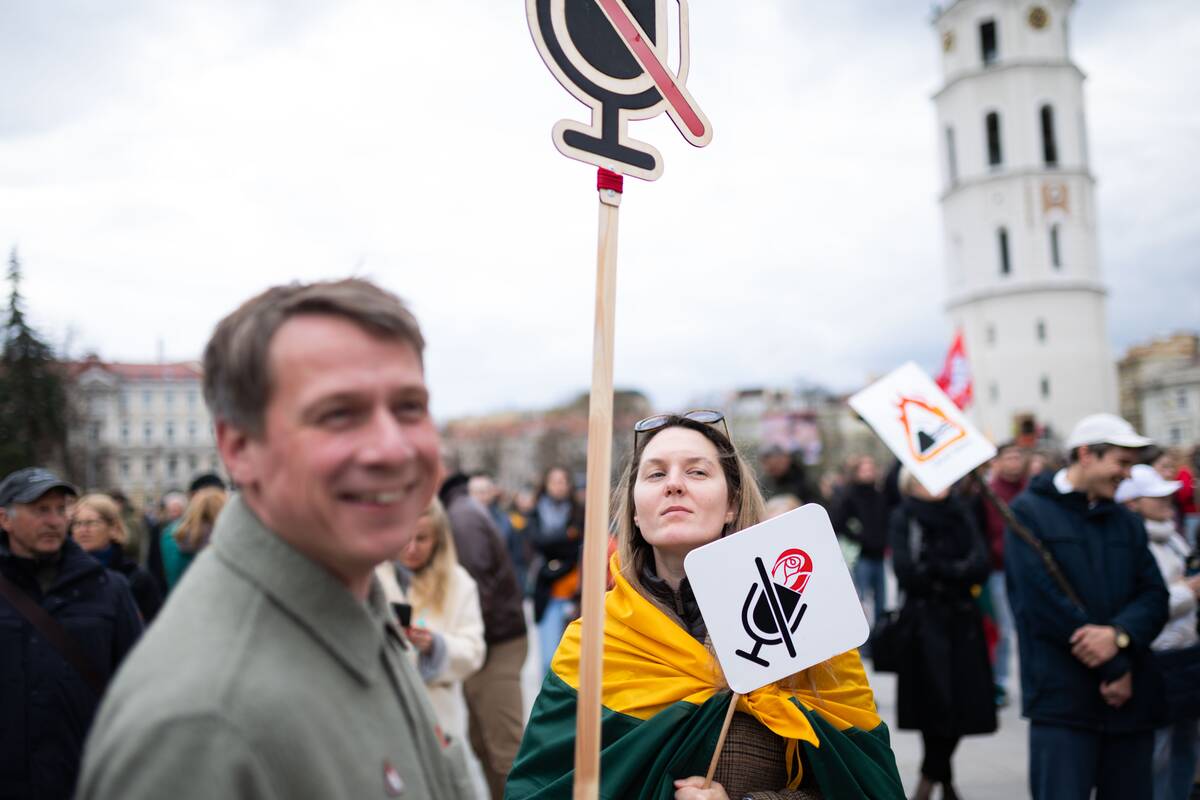 Vilniaus Katedros aikštėje surengta protesto akcija „Šalin rankas nuo laisvo žodžio“