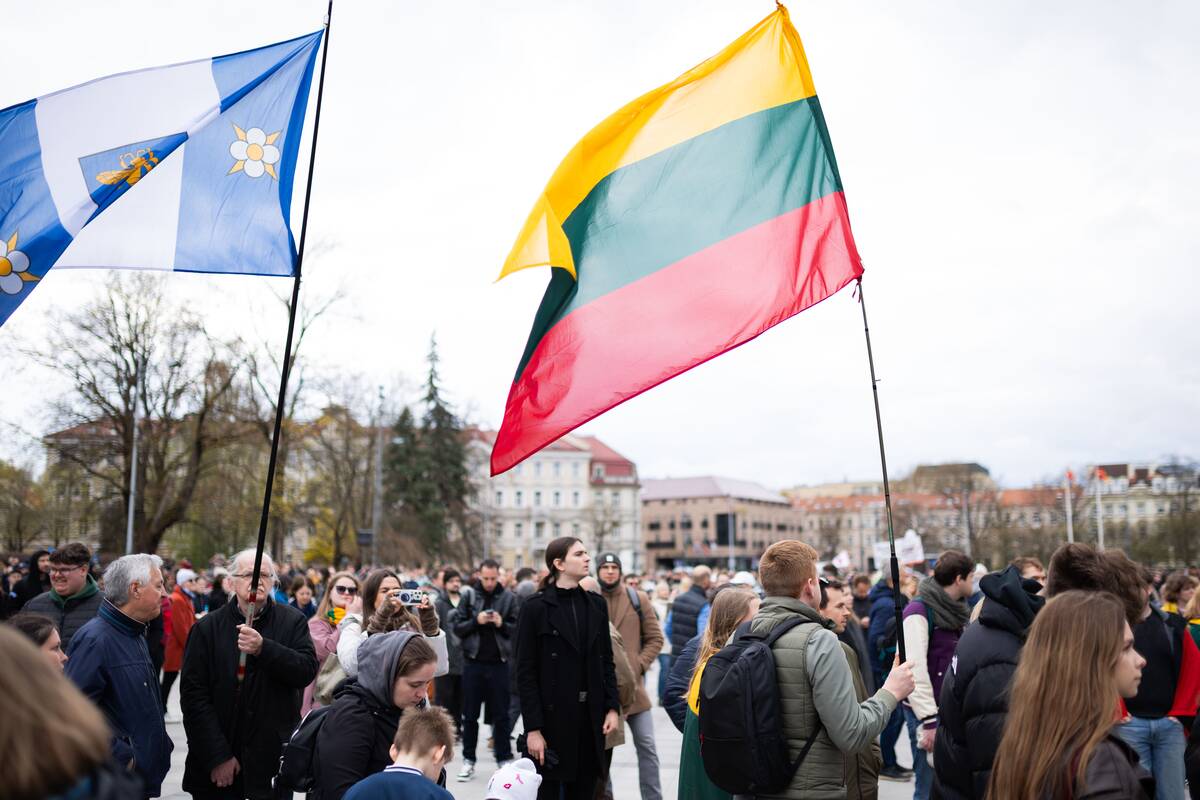 Vilniaus Katedros aikštėje surengta protesto akcija „Šalin rankas nuo laisvo žodžio“