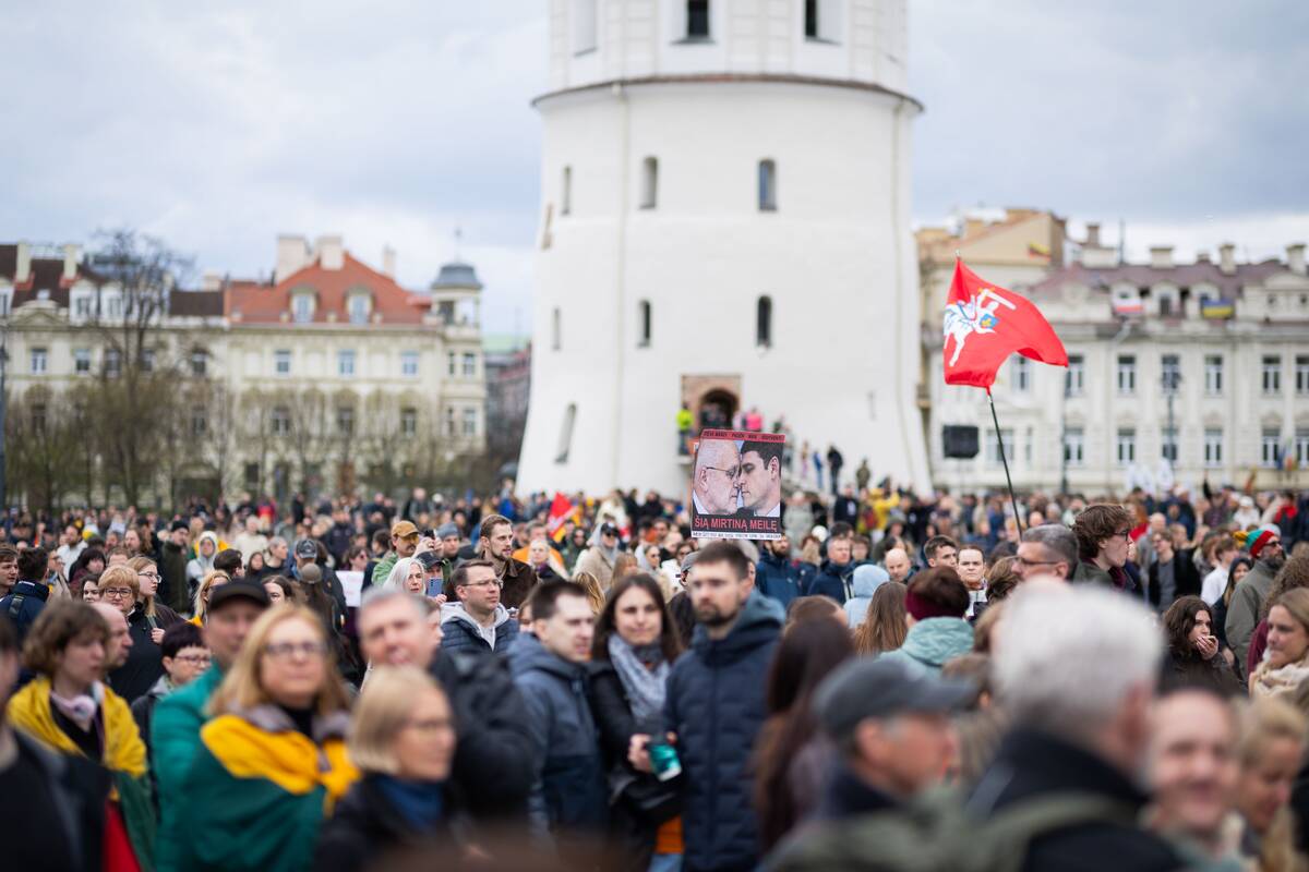 Vilniaus Katedros aikštėje surengta protesto akcija „Šalin rankas nuo laisvo žodžio“