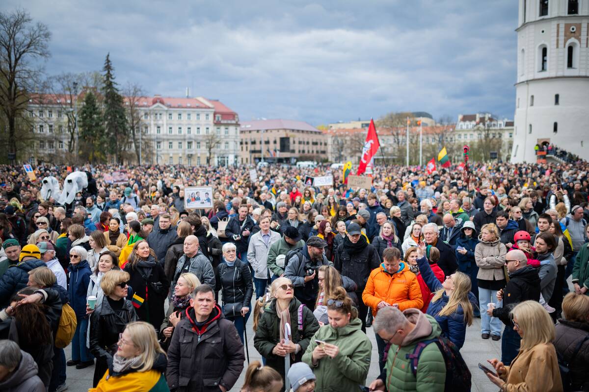 Vilniaus Katedros aikštėje surengta protesto akcija „Šalin rankas nuo laisvo žodžio“