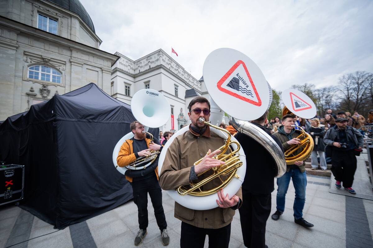 Vilniaus Katedros aikštėje surengta protesto akcija „Šalin rankas nuo laisvo žodžio“