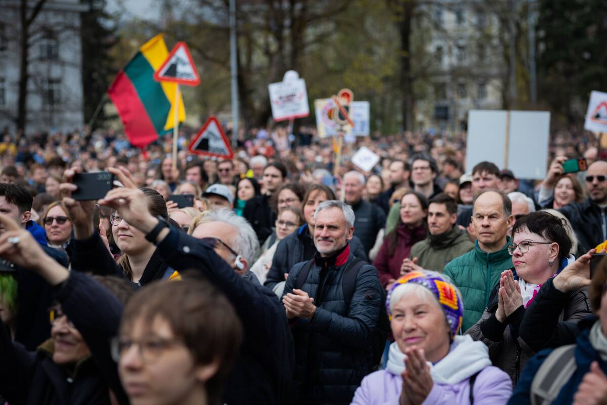 Vilniaus Katedros aikštėje surengta protesto akcija „Šalin rankas nuo laisvo žodžio“