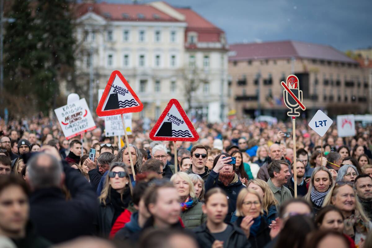 Vilniaus Katedros aikštėje surengta protesto akcija „Šalin rankas nuo laisvo žodžio“