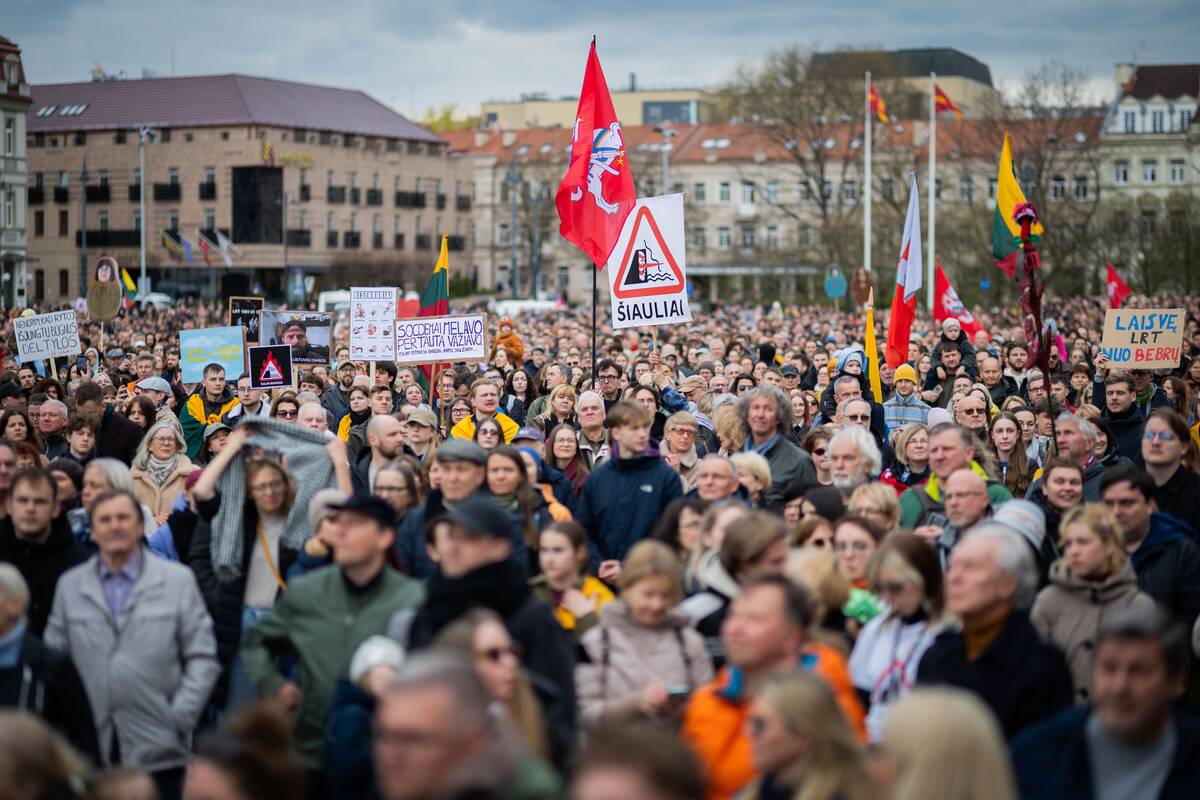 Vilniaus Katedros aikštėje surengta protesto akcija „Šalin rankas nuo laisvo žodžio“