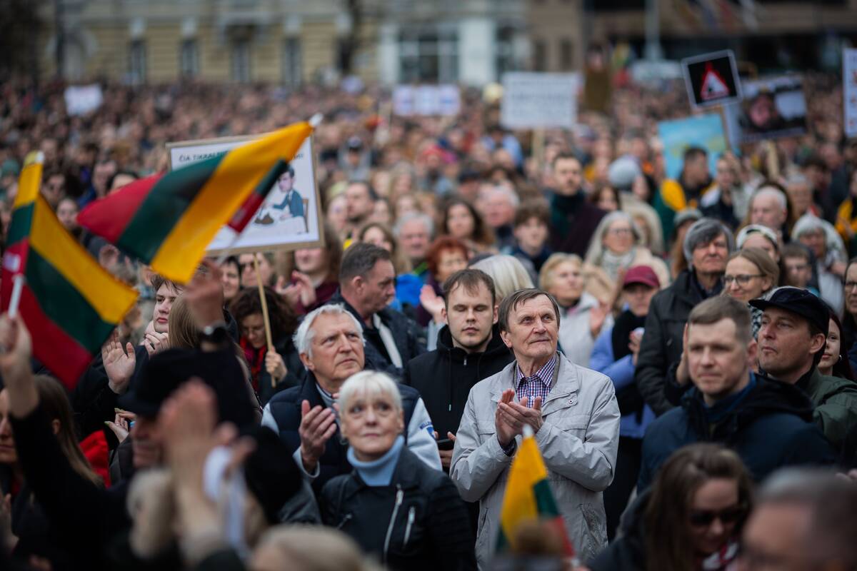 Vilniaus Katedros aikštėje surengta protesto akcija „Šalin rankas nuo laisvo žodžio“