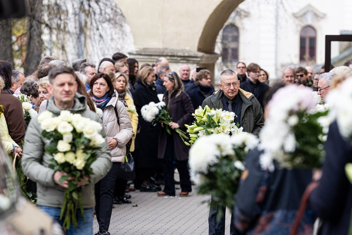 Į paskutiniąją kelionę išlydimas Romualdas Gražinis