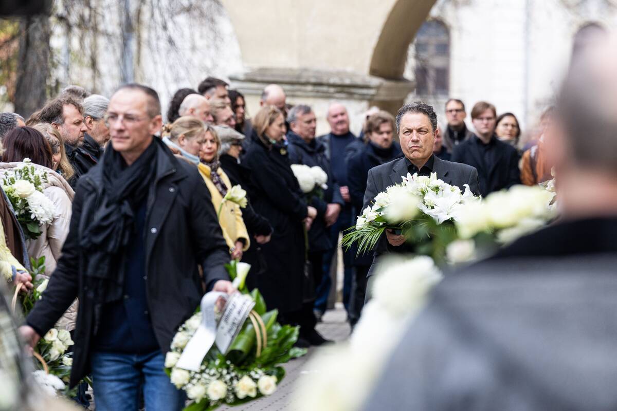 Į paskutiniąją kelionę išlydimas Romualdas Gražinis