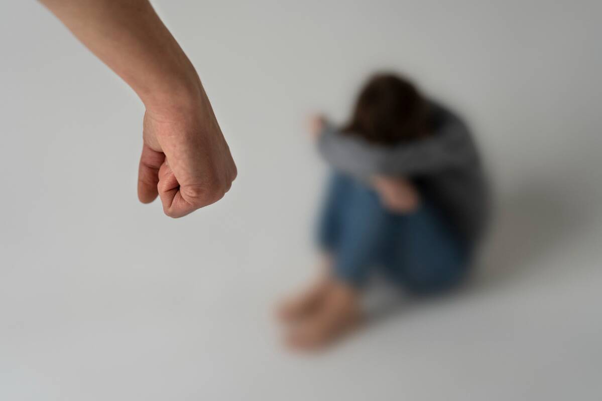 
<span>Sostinėje septyni prievartautojai parą kankino neįgalią nepilnametę</span>
