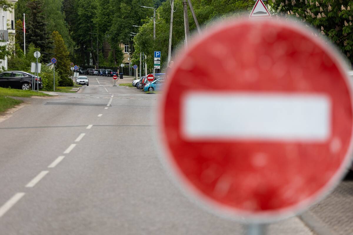 
<span>Laikini eismo ir viešojo transporto pokyčiai: eismas bus nukreipiamas į priešpriešinę eismo juostą</span>
