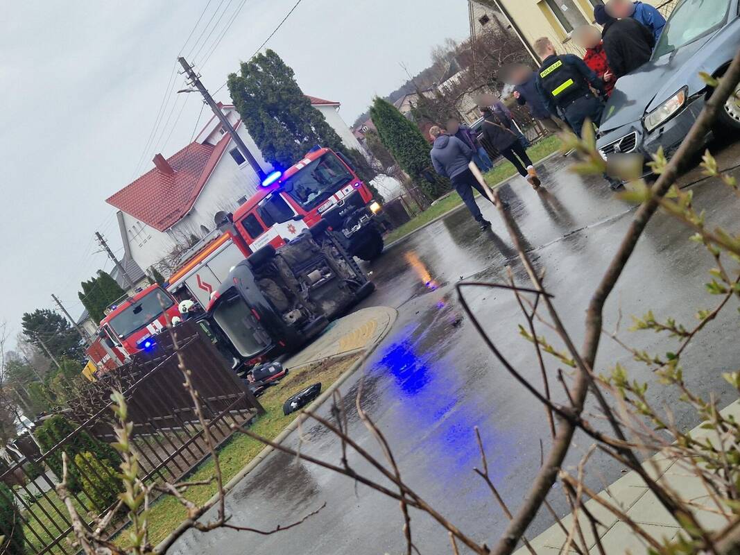 
<span>Vilniuje po susidūrimo apvirto automobilis: nukentėjo moteris</span>
