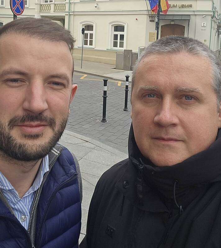 
<span>Su Sinkevičiumi papietauti susitikęs Malinauskas: nedarykit skubotų išvadų</span>
