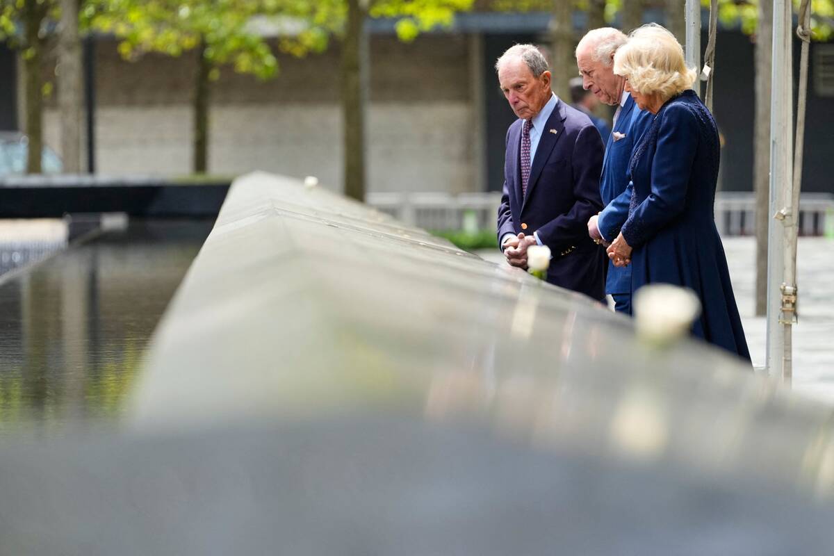 
<span>Karalius Charlesas III ir karalienė Camilla vizitą Niujorke pradėjo prie Rugsėjo 11-osios memorialo</span>
