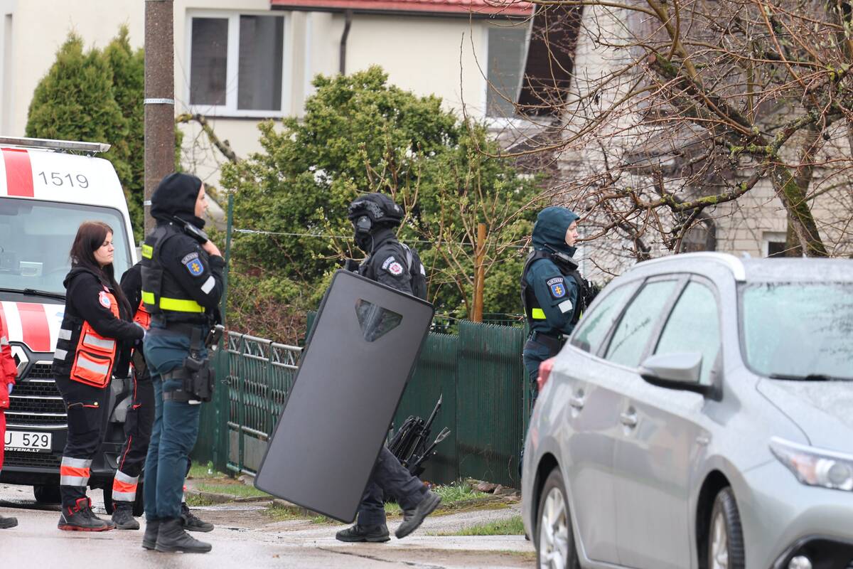 Po grėsmingo pranešimo į Sargėnus lėkė „Aras“