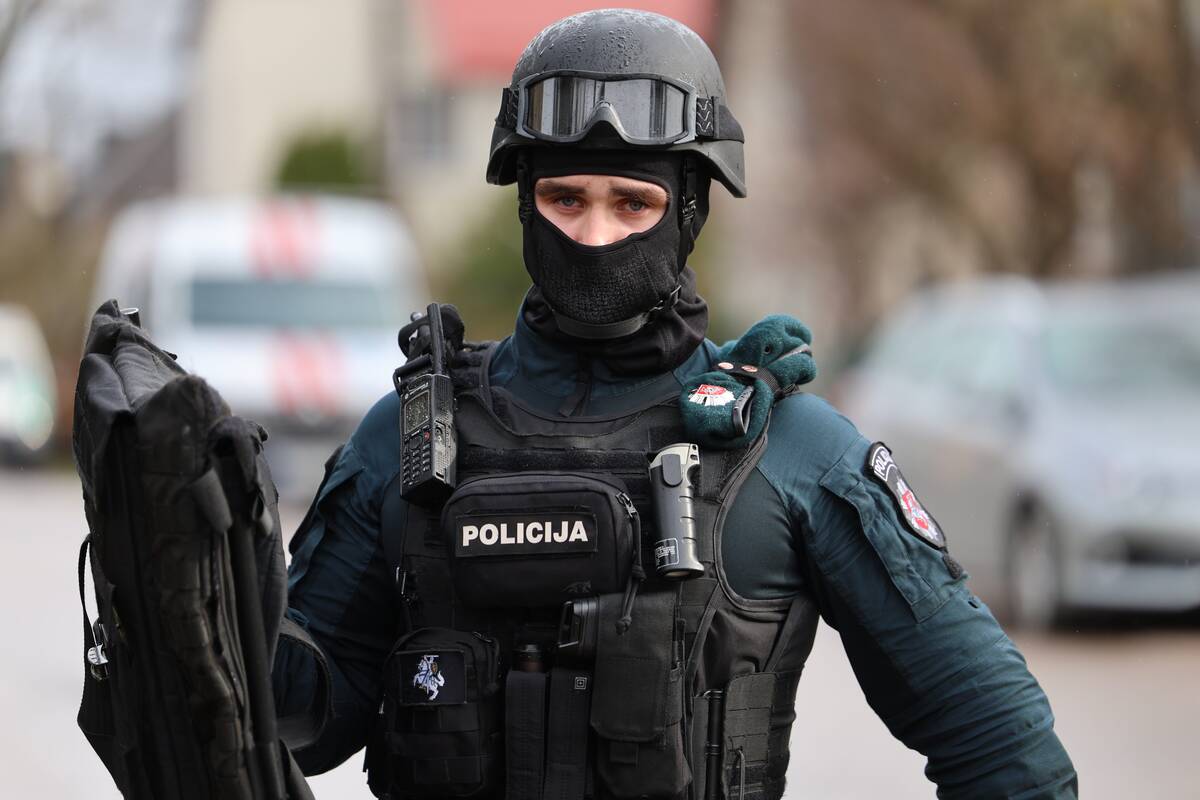 Po grėsmingo pranešimo į Sargėnus lėkė „Aras“